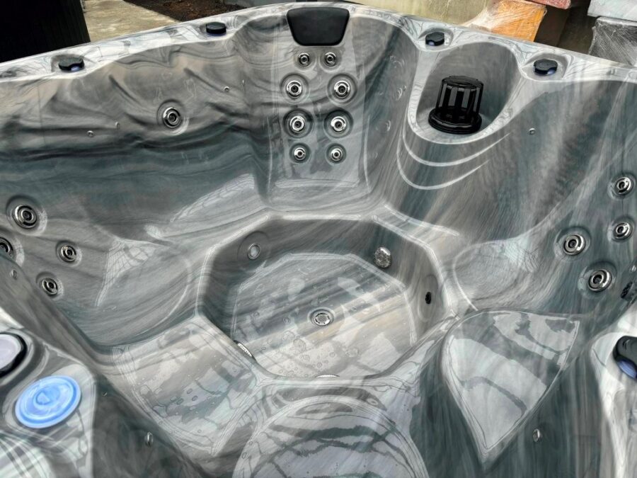 TOPÁZ PRÉMIUM AKRIL 4 személyes fatüzelésű jacuzzi - Image 13