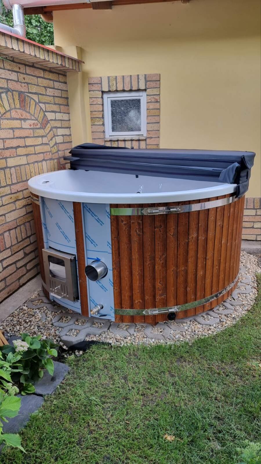 6 személyes CLASIC IN INTEGRÁLT KÁLYHÁS PRÉMIUM AKRIL dézsafürdő wellness csomagban - Image 48