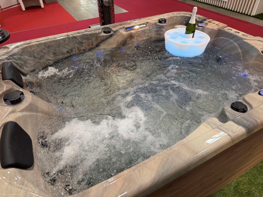ZAFIR PRÉMIUM AKRIL 3 SZEMÉLYES DÉZSAFÜRDŐ KÜLSŐ SAVÁLLÓ KÁLYHÁVAL WELLNESS CSOMAGBAN - Image 57