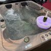 ZAFIR PRÉMIUM AKRIL 3 SZEMÉLYES DÉZSAFÜRDŐ KÜLSŐ SAVÁLLÓ KÁLYHÁVAL WELLNESS CSOMAGBAN - Image 68